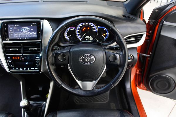 2018-Toyota-Yaris-15-Sport-5-dr image:31