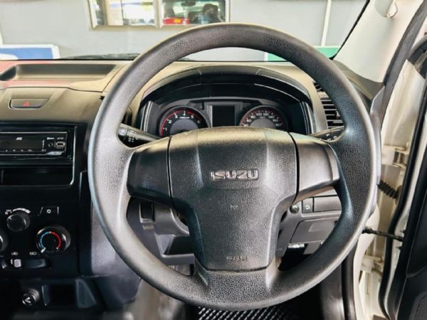 2021-Isuzu-D-Max-250-HO-Fleetside-Safety-Single-Cab image:8