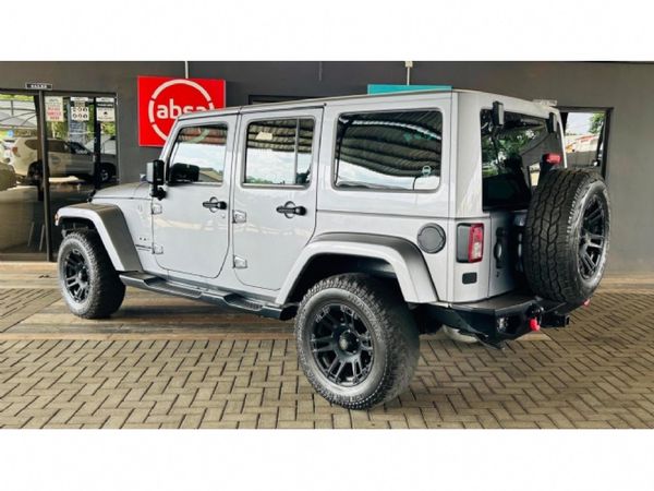 2016-Jeep-Wrangler-Unlimited-Sahara-36-V6-Auto image:4