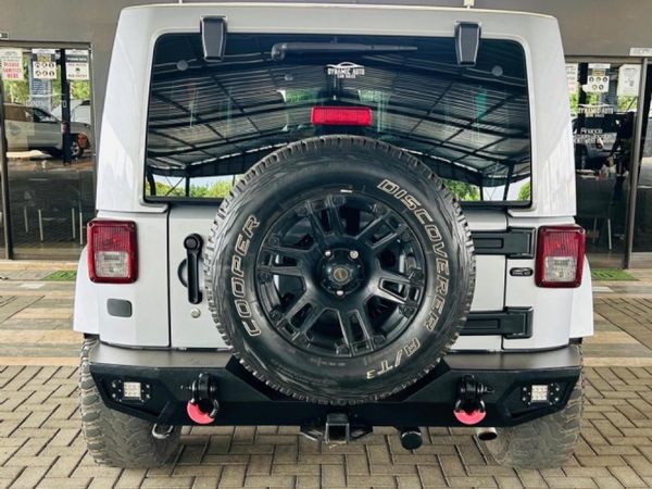 2016-Jeep-Wrangler-Unlimited-Sahara-36-V6-Auto image:5