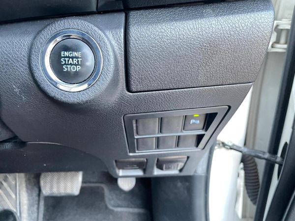 2023-Toyota-Hilux-28-GD-6-Raised-Body-Legend-4x4-Auto-Extended-Cab image:15