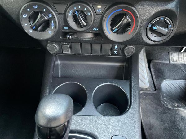2023-Toyota-Hilux-28-GD-6-Raised-Body-Legend-4x4-Auto-Extended-Cab image:21