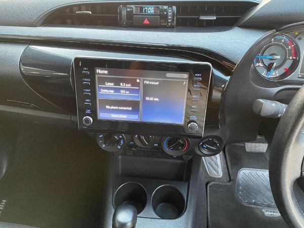 2023-Toyota-Hilux-28-GD-6-Raised-Body-Legend-4x4-Auto-Extended-Cab image:22