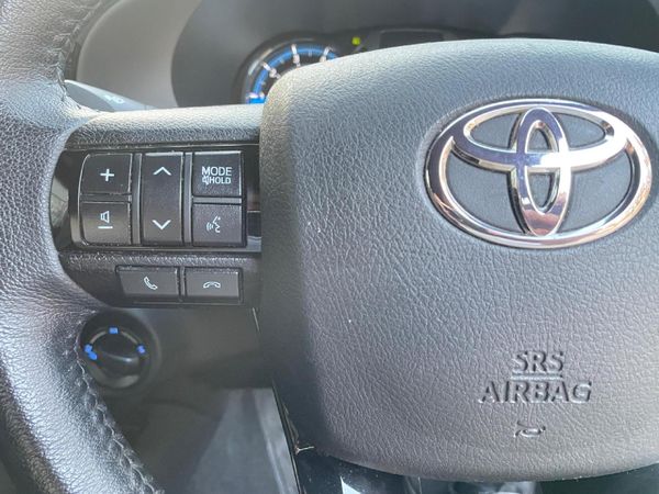 2023-Toyota-Hilux-28-GD-6-Raised-Body-Legend-4x4-Auto-Extended-Cab image:24