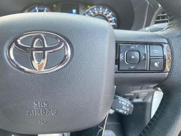 2023-Toyota-Hilux-28-GD-6-Raised-Body-Legend-4x4-Auto-Extended-Cab image:25