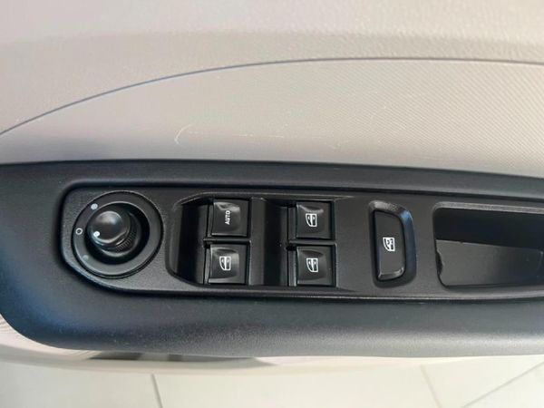 2023-Renault-Triber-10-Intens-Auto image:15