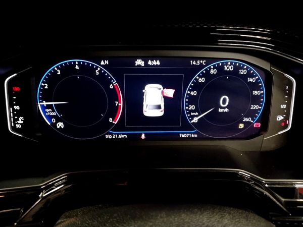 2022-Volkswagen-Polo-10-TSI-Life image:10