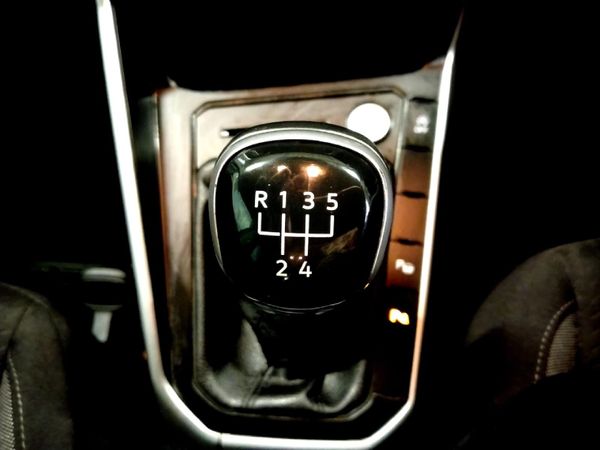 2022-Volkswagen-Polo-10-TSI-Life image:18