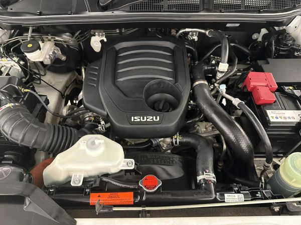 2024-Isuzu-D-Max-19-DDI-HR-X-Rider-Auto-Double-Cab image:11