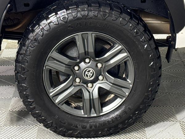 2022-Toyota-Hilux-24-GD-6-Raised-Body-Raider-Auto-Extended-Cab image:6