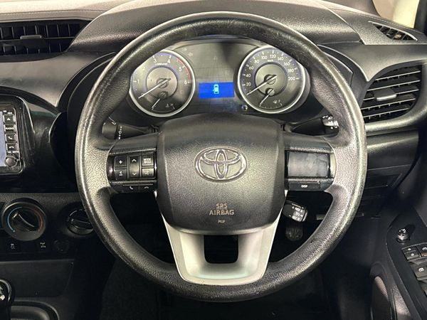 2016-Toyota-Hilux-24-GD-6-SR-4x4-Double-Cab image:9