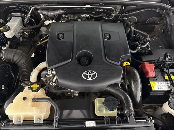 2016-Toyota-Hilux-24-GD-6-SR-4x4-Double-Cab image:11