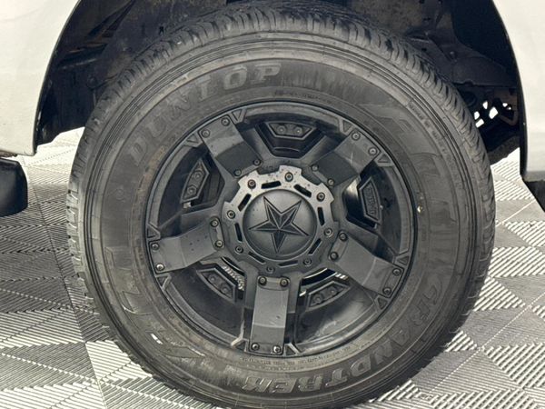 2016-Toyota-Hilux-24-GD-6-SR-4x4-Double-Cab image:5