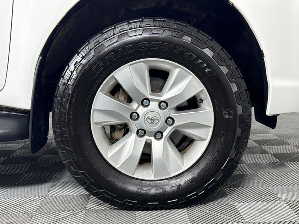 2018-Toyota-Hilux-24-GD-6-Raised-Body-SRX-Single-Cab image:3
