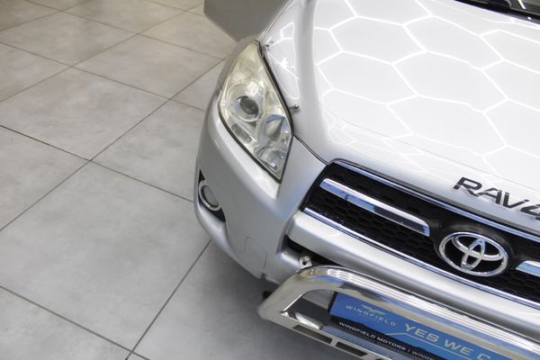 2013-Toyota-RAV4-22-D-4D-VX image:9