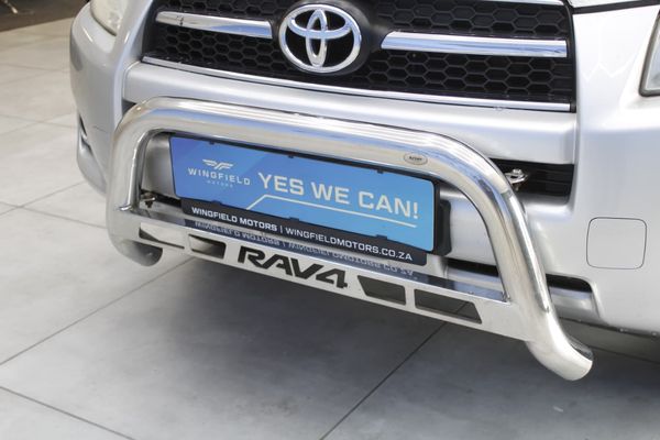 2013-Toyota-RAV4-22-D-4D-VX image:11