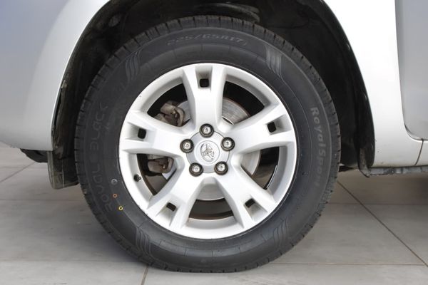 2013-Toyota-RAV4-22-D-4D-VX image:14