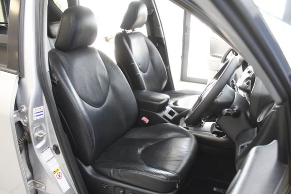 2013-Toyota-RAV4-22-D-4D-VX image:22