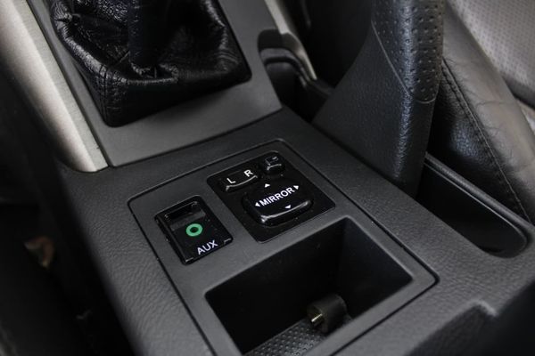 2013-Toyota-RAV4-22-D-4D-VX image:27