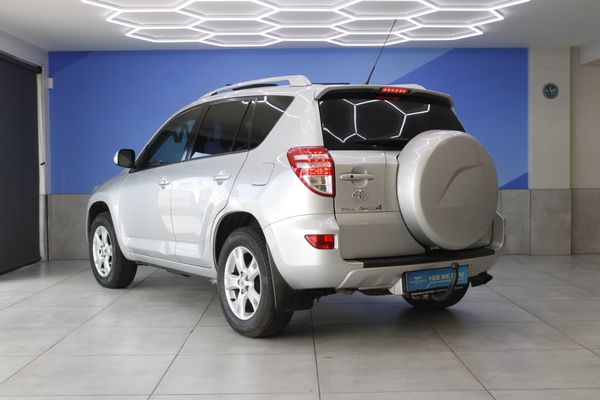 2013-Toyota-RAV4-22-D-4D-VX image:4