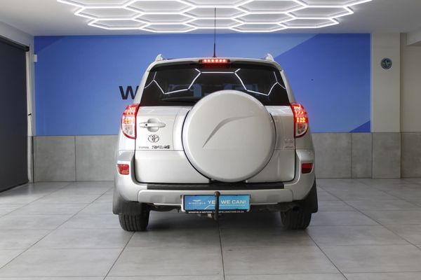 2013-Toyota-RAV4-22-D-4D-VX image:5
