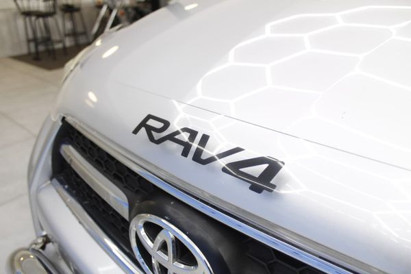 2013-Toyota-RAV4-22-D-4D-VX image:8