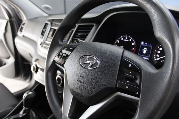 2017-Hyundai-Tucson-20-Premium-Auto image:17