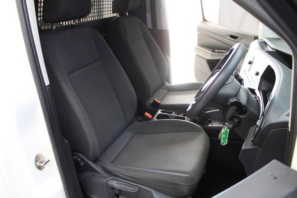 2022-Volkswagen-Caddy-Cargo-16i-81kw-Panel-Van image:11