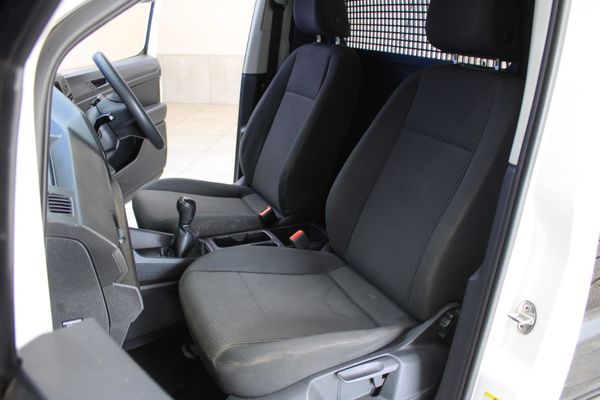 2022-Volkswagen-Caddy-Cargo-16i-81kw-Panel-Van image:13