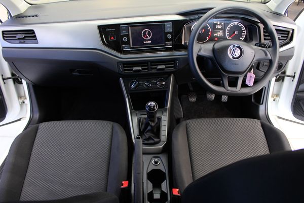 2020-Volkswagen-Polo-10-TSI-Trendline image:16