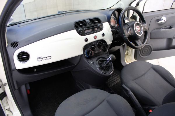 2012-Fiat-500-14-Lounge image:15
