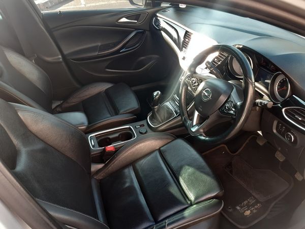 2017-Opel-Astra-16T-Sport-Plus-5-dr image:4