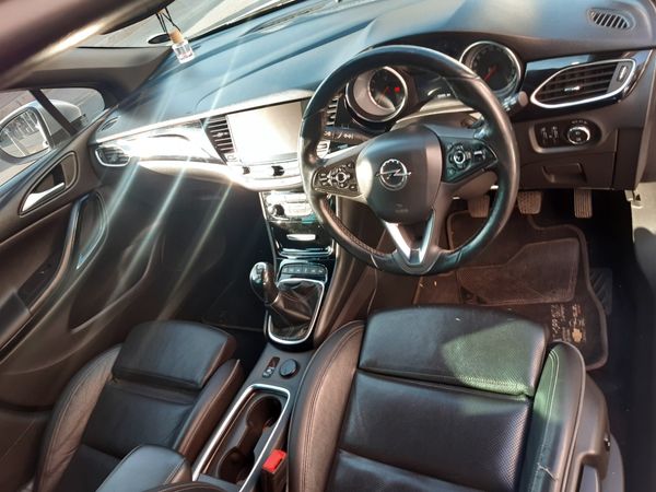 2017-Opel-Astra-16T-Sport-Plus-5-dr image:5