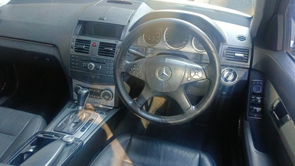 2010-Mercedes-Benz-C-Class-C-180K-BlueEfficiency image:7