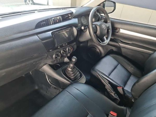 2024-Toyota-Hilux-20-VVTi-Single-Cab image:11