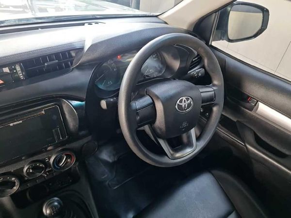 2024-Toyota-Hilux-20-VVTi-Single-Cab image:13
