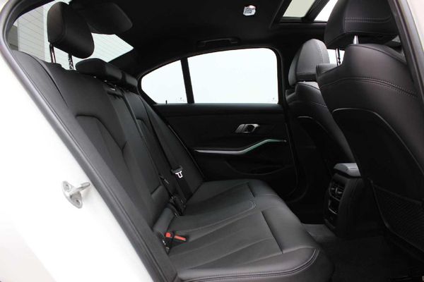 2023-BMW-3-Series-320i-M-Sport-Auto image:12