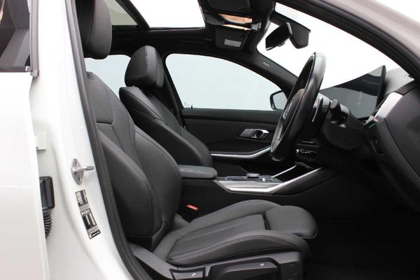 2023-BMW-3-Series-320i-M-Sport-Auto image:14