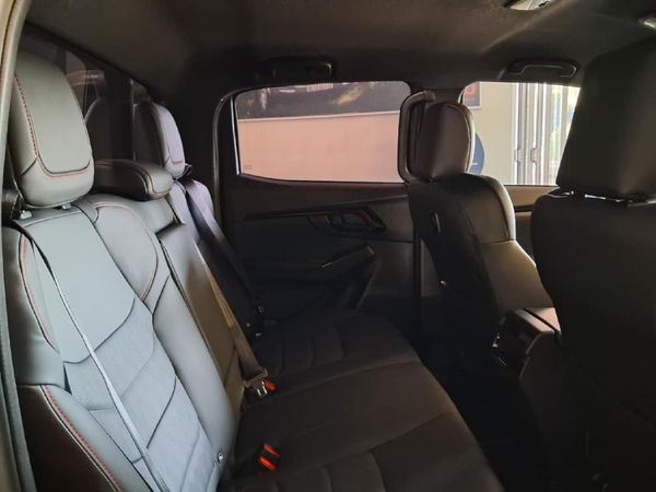 2026-Isuzu-D-Max-19-DDI-HR-X-Rider-Auto-Double-Cab image:12