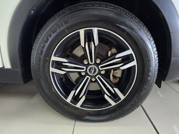 2022-Mahindra-XUV-300-12T-SE-W4 image:11