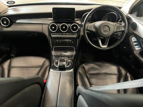 2015-Mercedes-Benz-C-Class-C-200-Avantgarde-Auto image:9