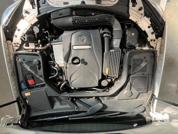 2015-Mercedes-Benz-C-Class-C-200-Avantgarde-Auto image:12