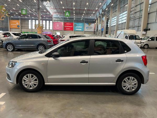 2019-Volkswagen-Polo-Vivo-14-Trendline-5-dr image:5