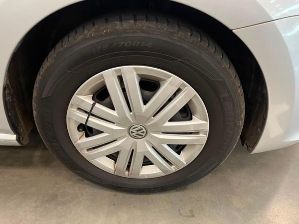 2019-Volkswagen-Polo-Vivo-14-Trendline-5-dr image:8