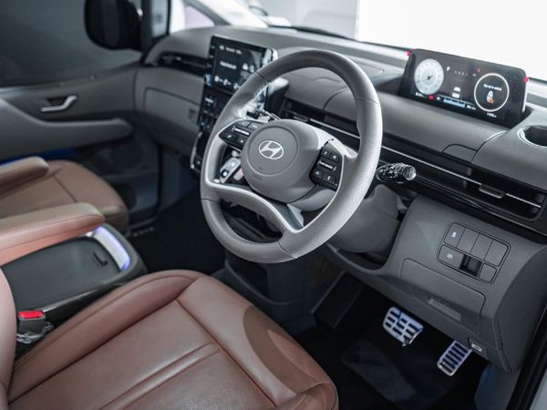 2025-Hyundai-Staria-22d-Luxury-Auto image:12