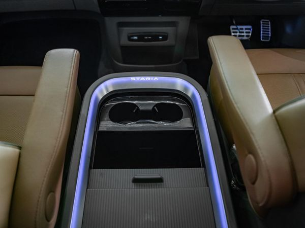 2025-Hyundai-Staria-22d-Luxury-Auto image:14