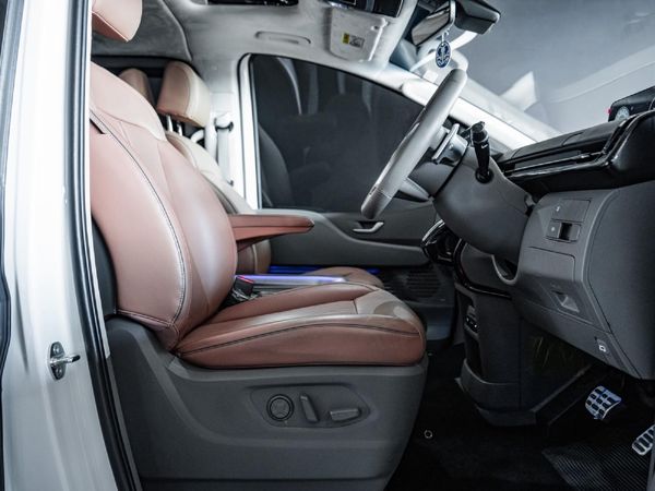 2025-Hyundai-Staria-22d-Luxury-Auto image:15