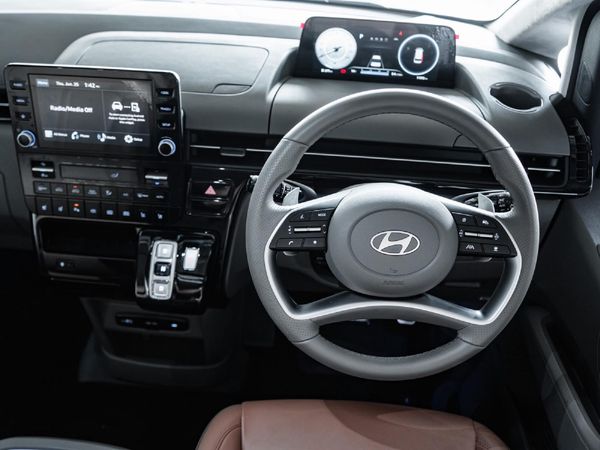 2025-Hyundai-Staria-22d-Luxury-Auto image:4