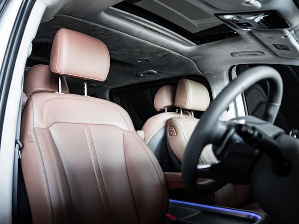 2025-Hyundai-Staria-22d-Luxury-Auto image:7