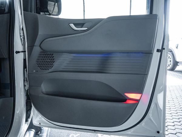 2025-Hyundai-Staria-22d-Luxury-Auto image:8